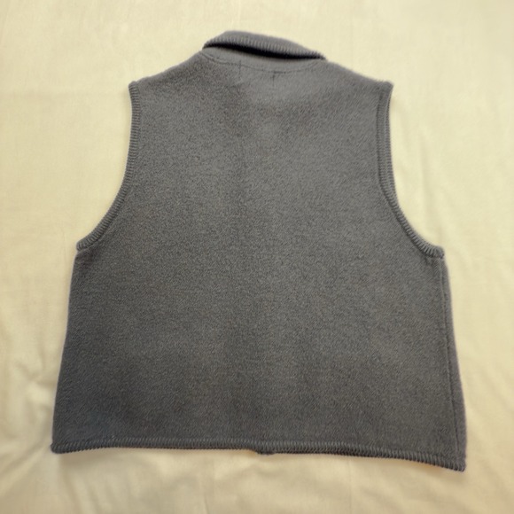 Woolrich Women's Vest Size Small Smoked Pearl 100% Wool Maple Leaf Buttons EUC - Picture 9 of 10